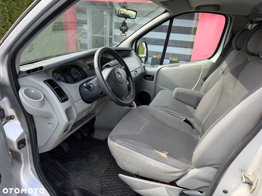 Opel Vivaro L2H1 2.9t - 12