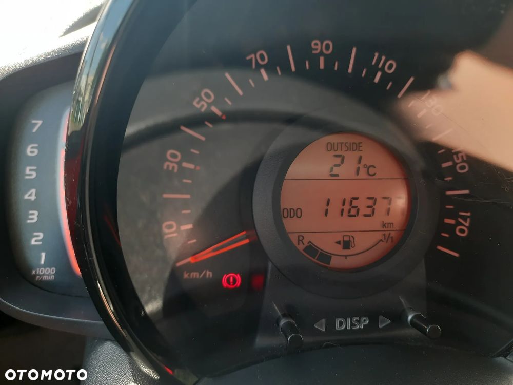 Toyota Aygo x-play touch - 9