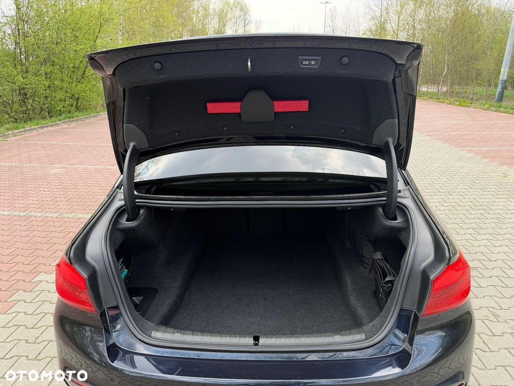 BMW Seria 5 530i xDrive M Sport sport - 9