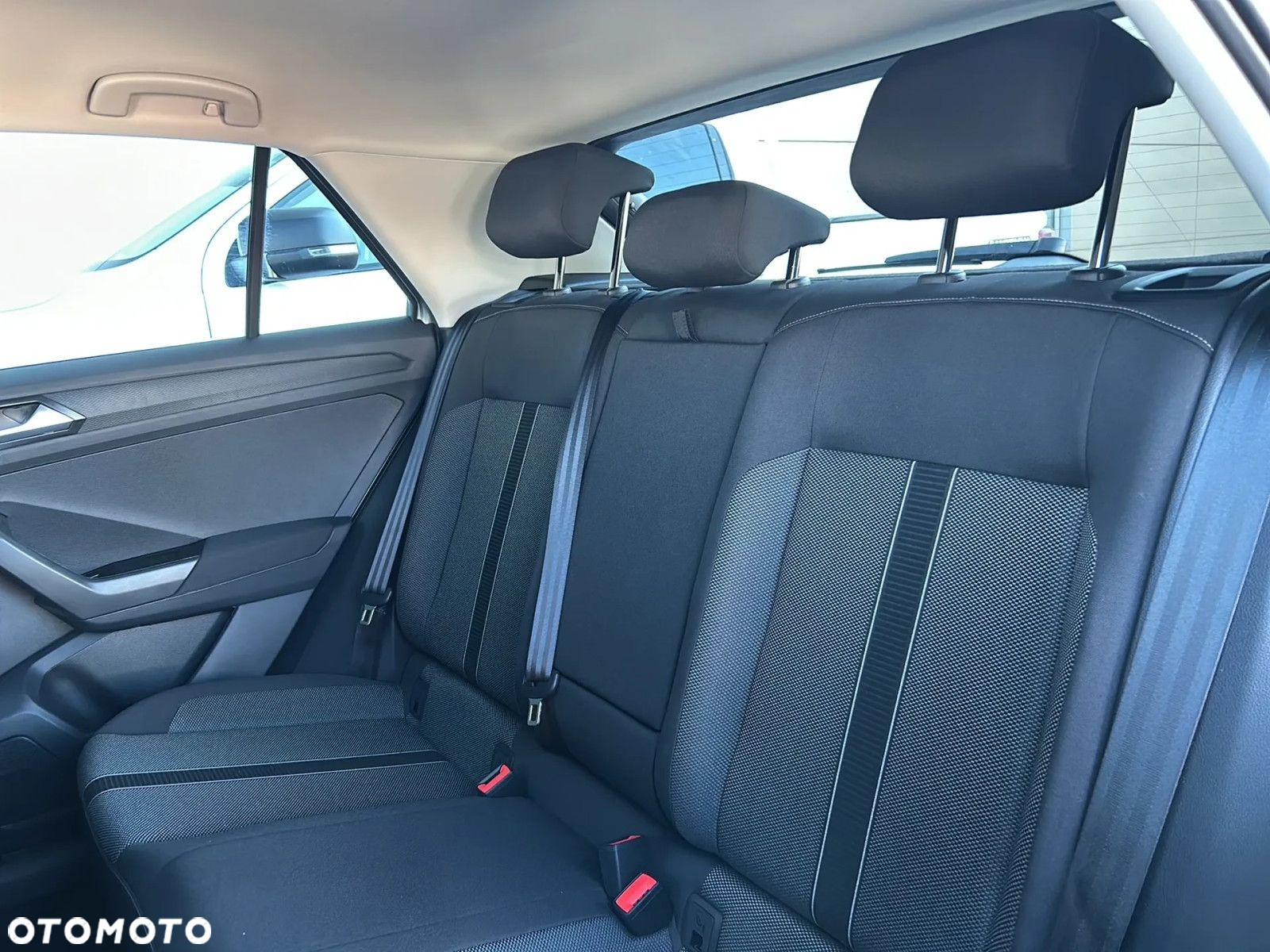 Volkswagen T-Roc - 7
