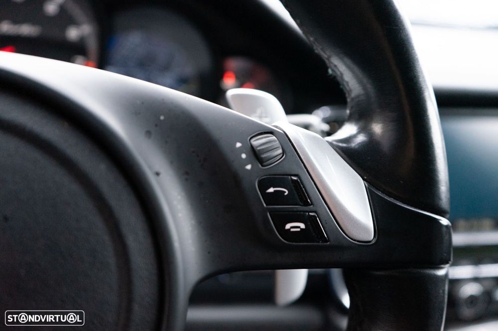 Porsche Panamera Turbo PDK - 47