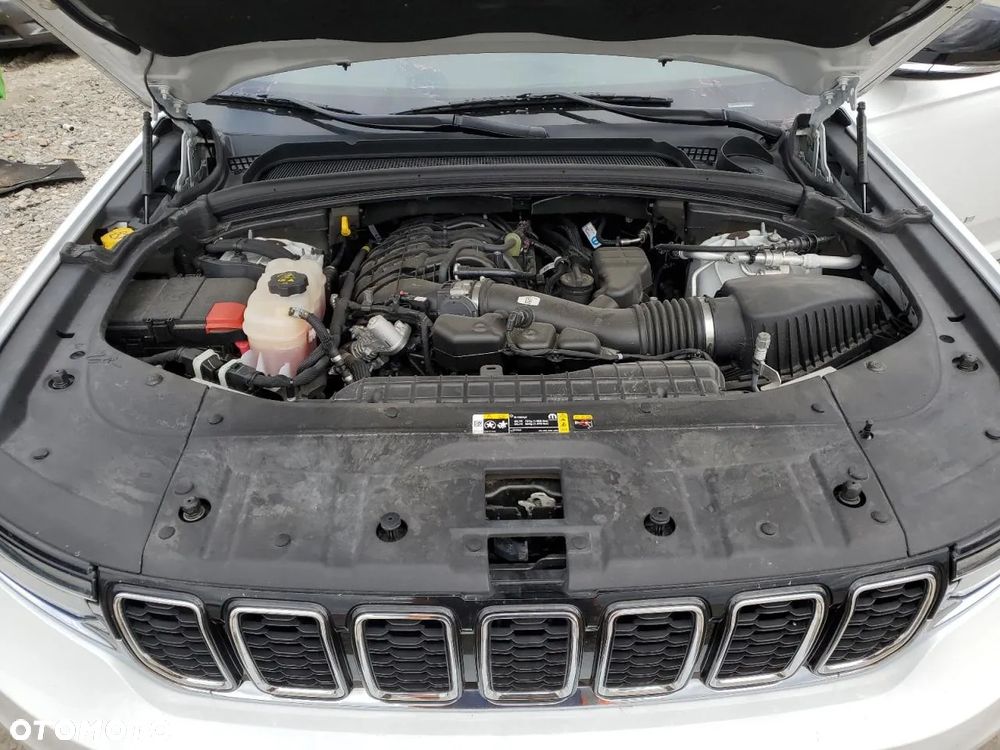 Jeep Grand Cherokee - 11