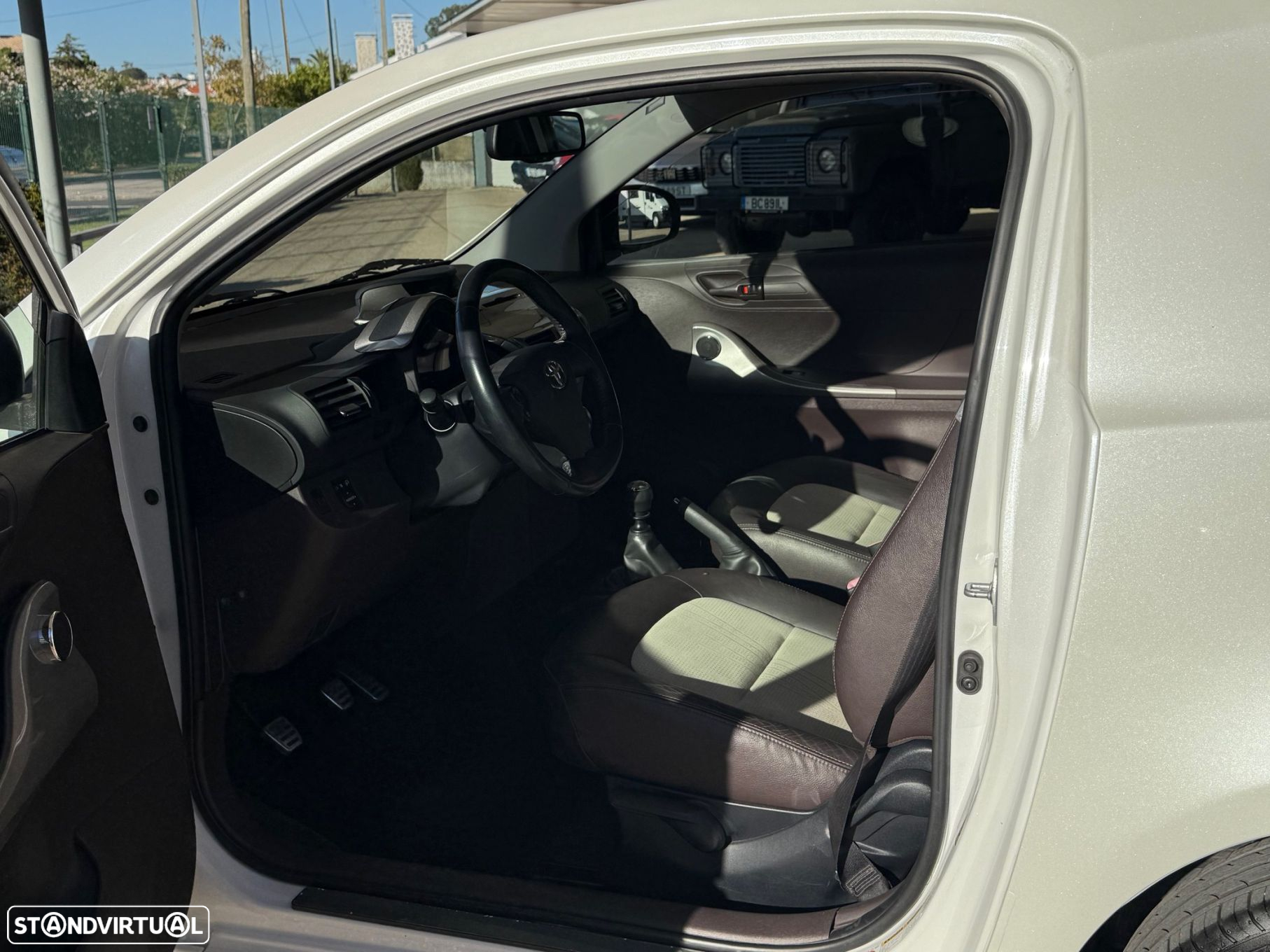 Toyota iQ 1.0 VVT-i 2 EP - 12