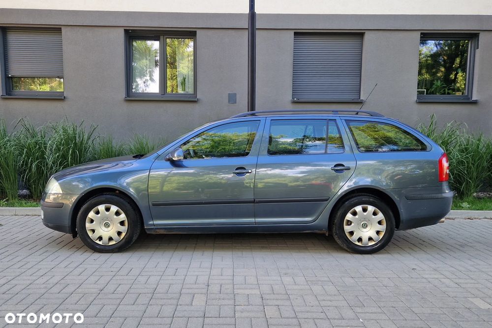 Skoda Octavia 1.6 Combi - 2
