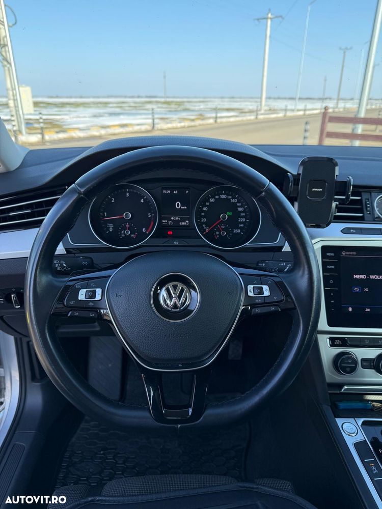 Volkswagen Passat 2.0 TDI SCR DSG Comfortline - 14