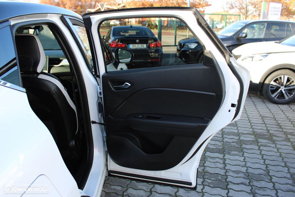 Renault Captur 1.0 TCe Techno Bi-Fuel - 23