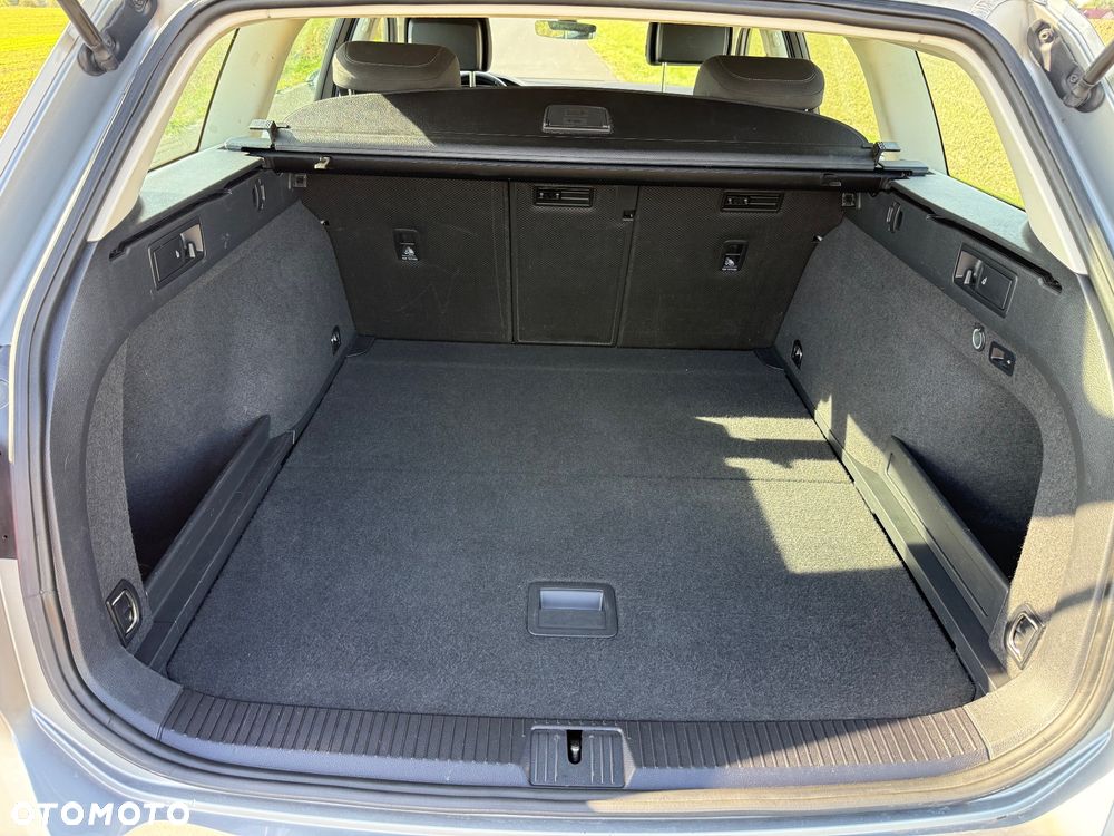 Volkswagen Passat 2.0 TDI SCR (BlueMotion Technology) DSG Comfortline - 25