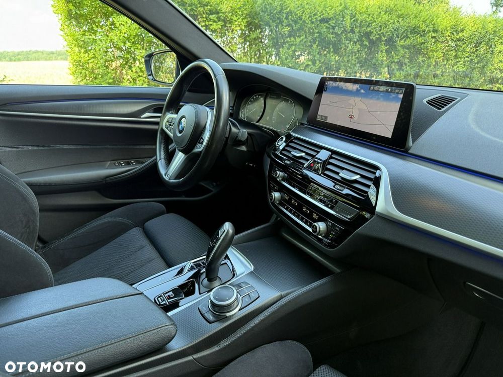 BMW Seria 5 530d mHEV M Sport sport - 35