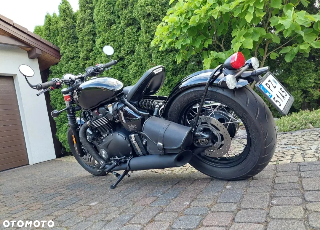 Triumph Bonneville Bobber - 2