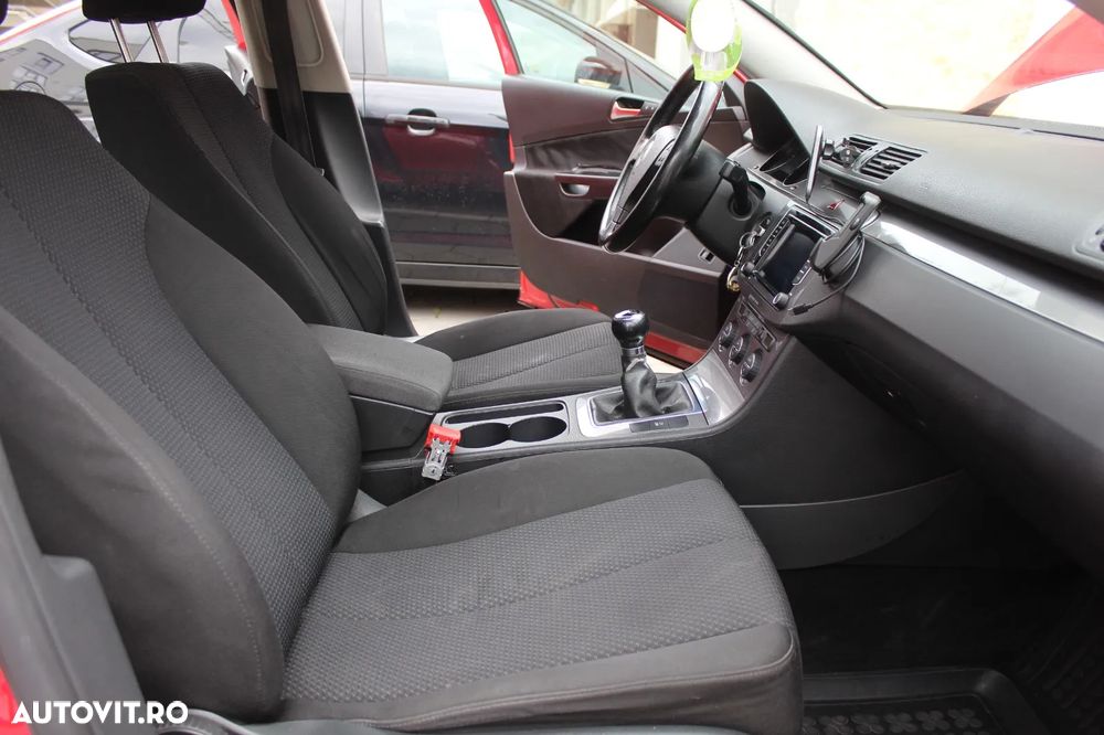 Volkswagen Passat 2.0 TDI BlueMotion Technology Comfortline - 14