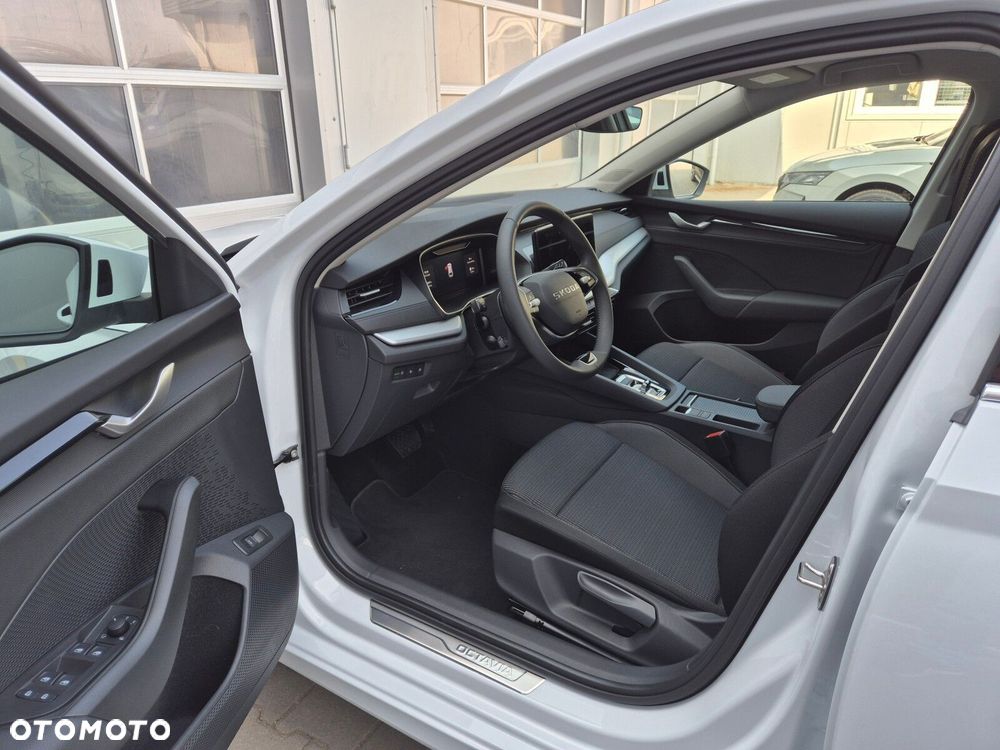 Skoda Octavia 2.0 TDI Edition 130 Selection DSG - 11