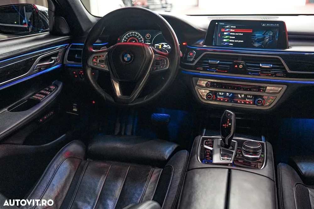 BMW Seria 7 740e iPerformance - 31