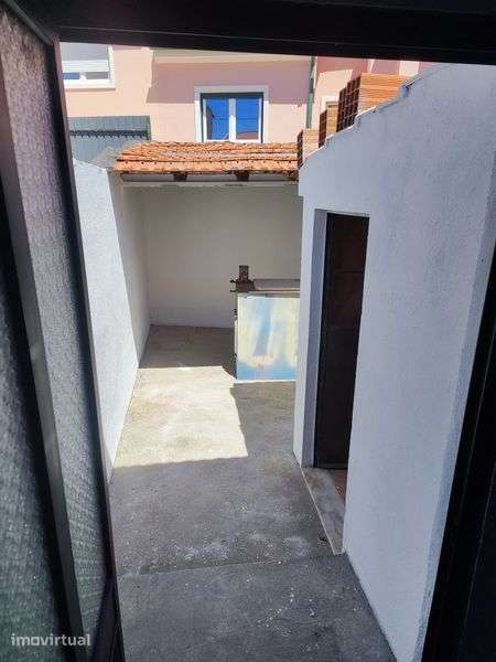 Garagem/Armazém-  Com Wallbox para Eletricos- Junto Continente Caneças - Grande imagem: 4/6