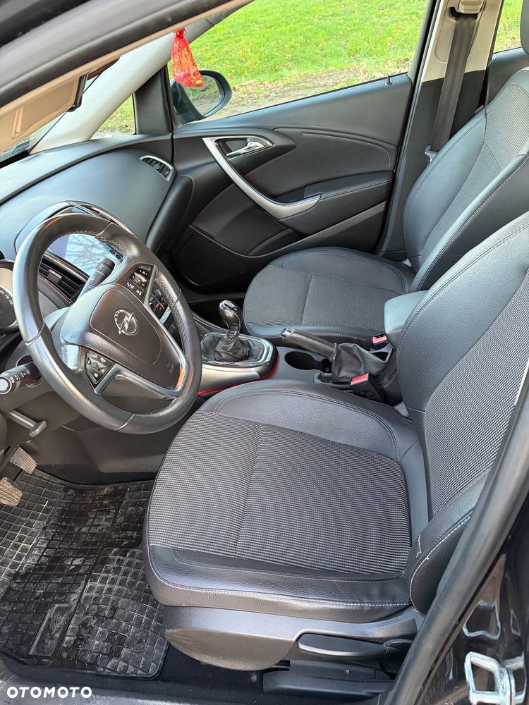 Opel Astra 1.4 T Executive - 4