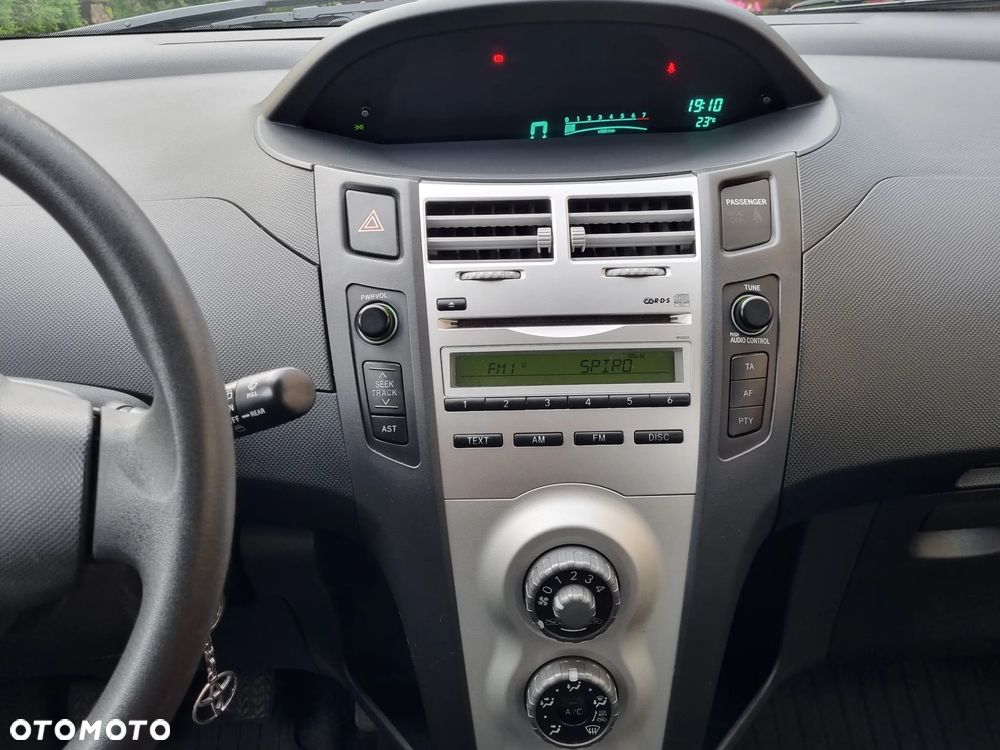 Toyota Yaris 1.3 VVT-i Cool - 15
