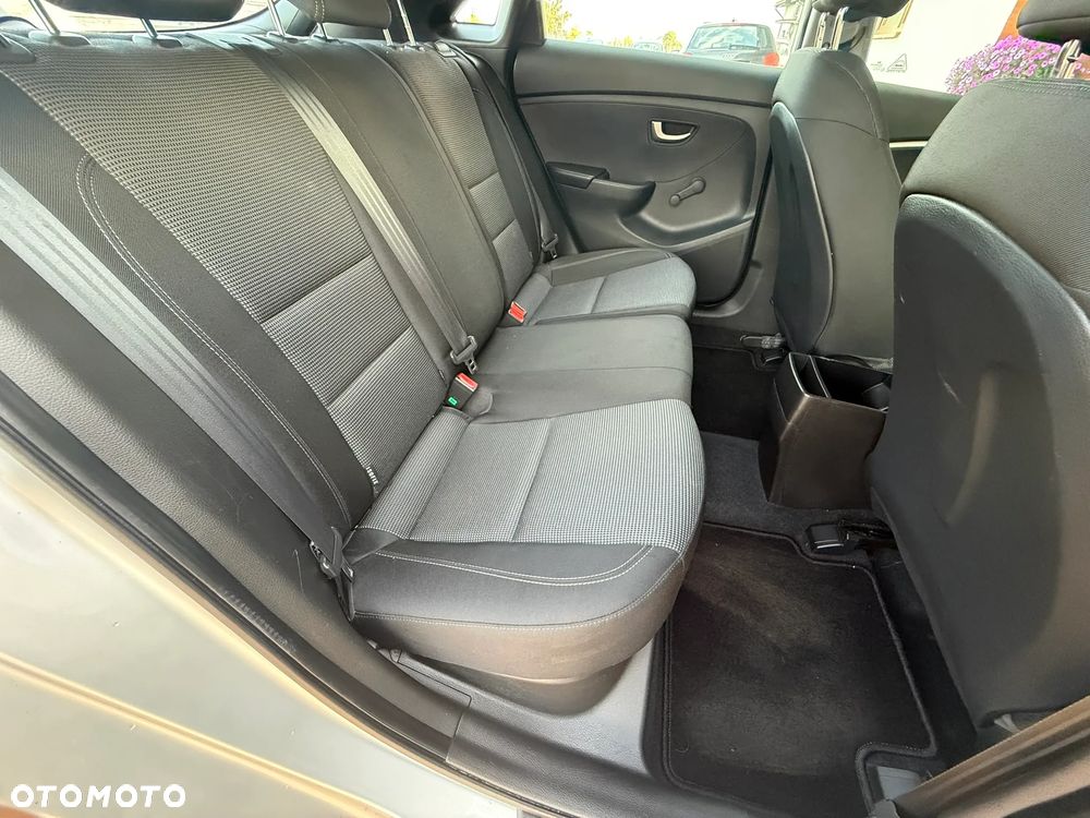 Hyundai i30 1.4 CRDi Advantage - 14