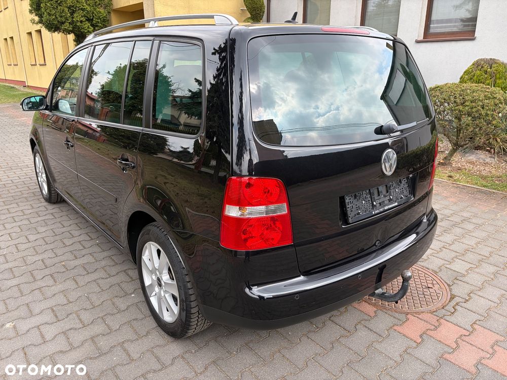 Volkswagen Touran 2.0 FSI Automatik Highline - 11