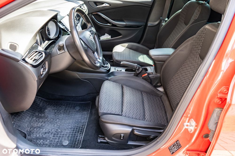 Opel Astra 1.6 T Dynamic S&S - 16