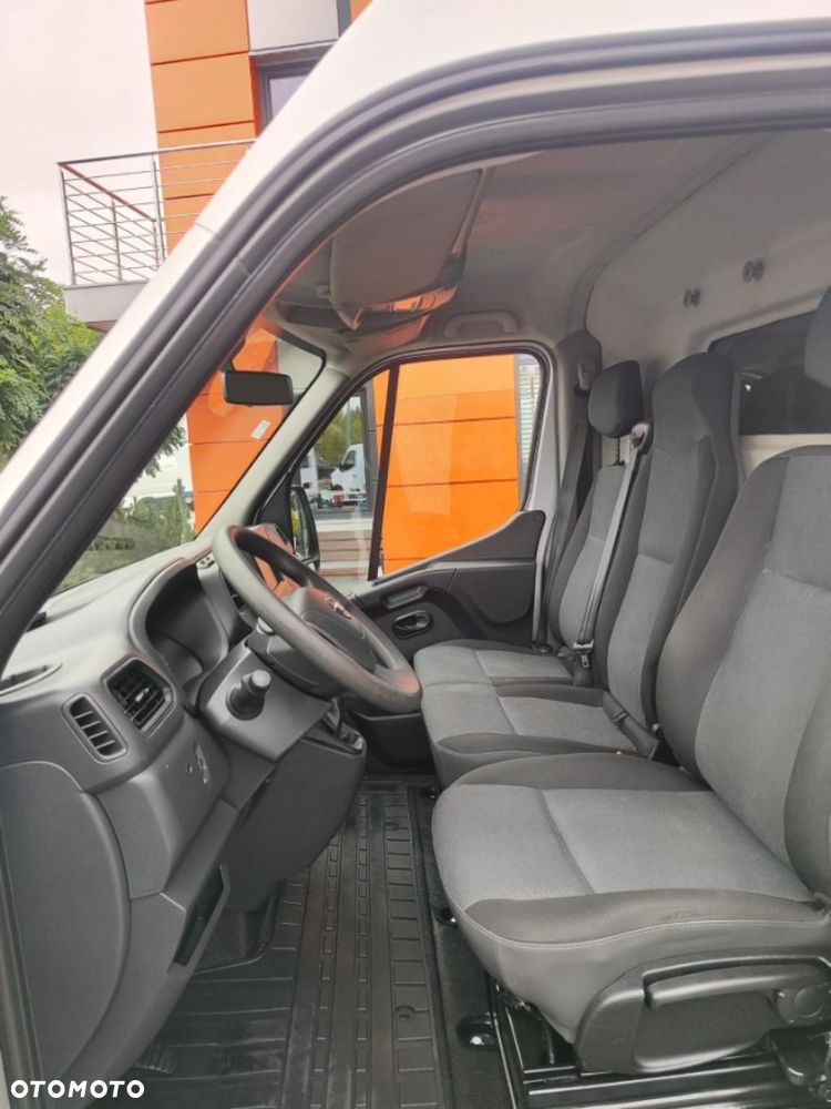 Nissan NV400 - 15