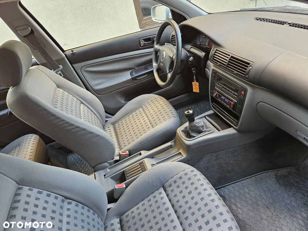 Volkswagen Passat 1.8 Highline - 6