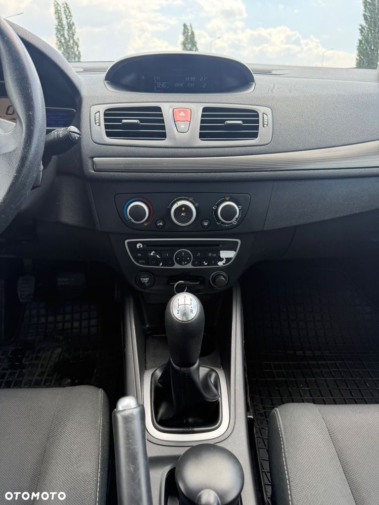 Renault Megane 1.6 16V Expression - 11