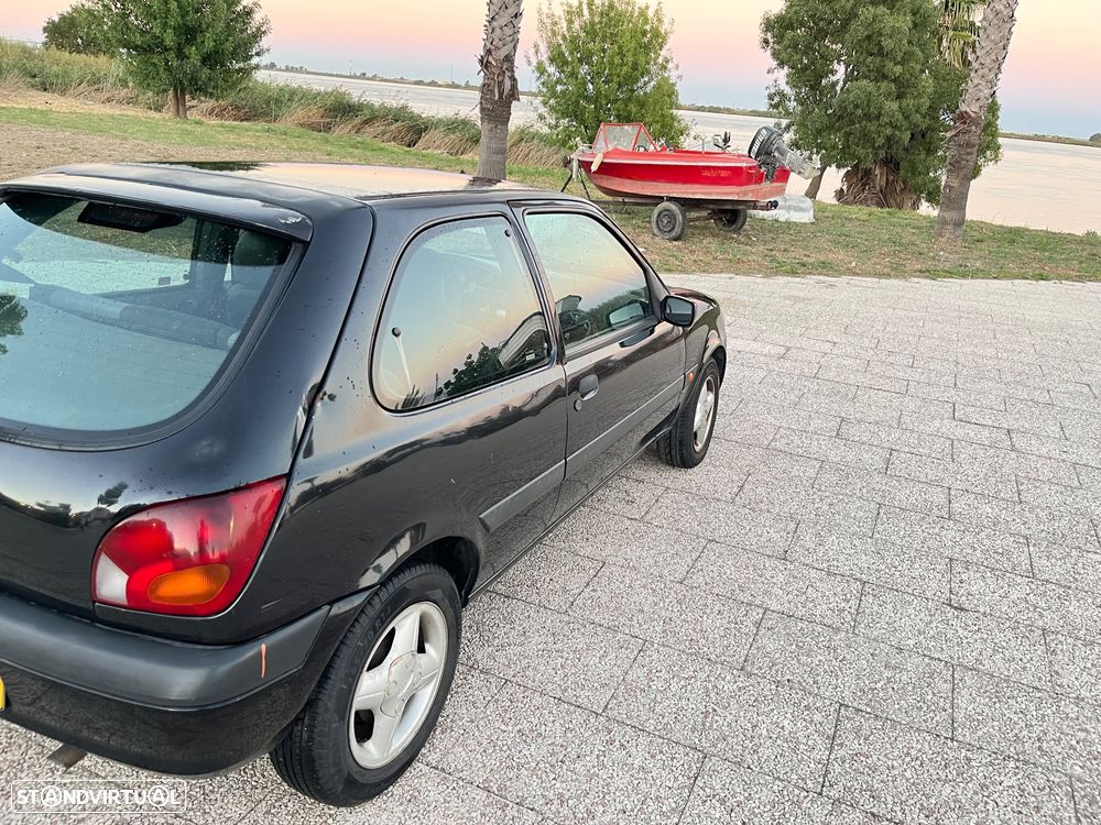 Ford Fiesta 1.8 D Studio - 4