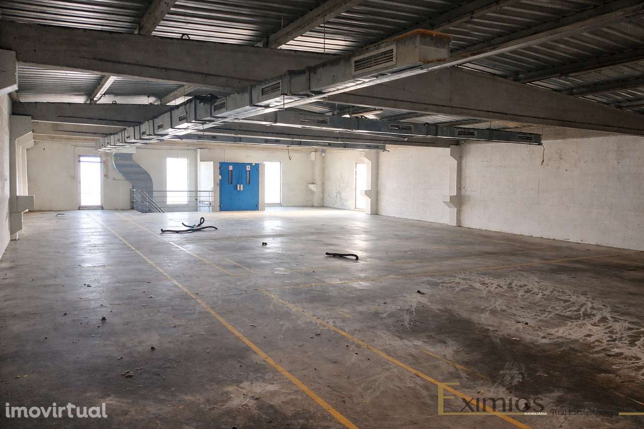 Armazém para venda,  em Touguinhó. - Grande imagem: 2/19