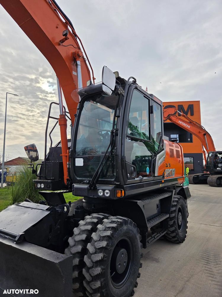 Hitachi PE ROTI, 20t, Cupa NOUA 1,2mc, 2022, 4.565h, LAMA NIVELARE si CALE, inst picon pe brate, consum mediu 7 litri pe ora, Ad sapare 6m, ridica 7 tone, latime 2,49m, Inst picon, camera spate, camere laterale, ULTIMA GENERATIE seria 7,  PROMOTIE-116.900Eur - 30