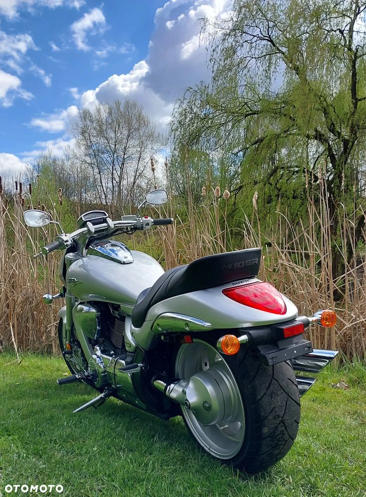 Suzuki Boulevard - 18