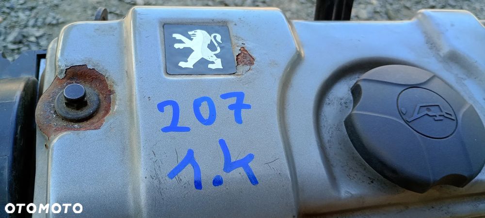 Silnik blok silnika słupek Peugeot 207 1.4 8V KFV - 16