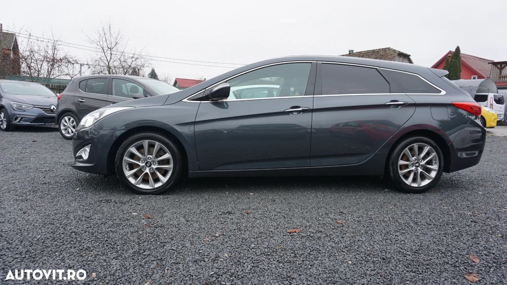 Hyundai i40 i40cw 1.7 CRDi Automatik Fifa World Cup Edition Gold - 2