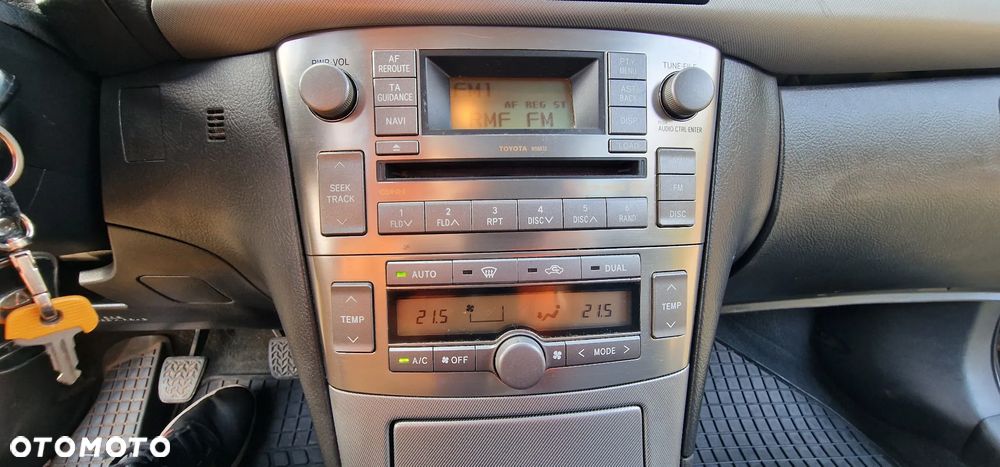 Toyota Avensis - 16