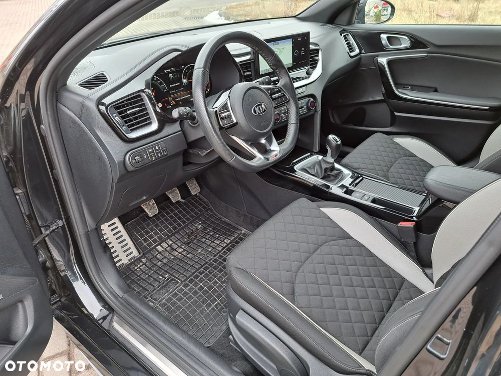 Kia ProCeed 1.5 T-GDI GT Line - 16