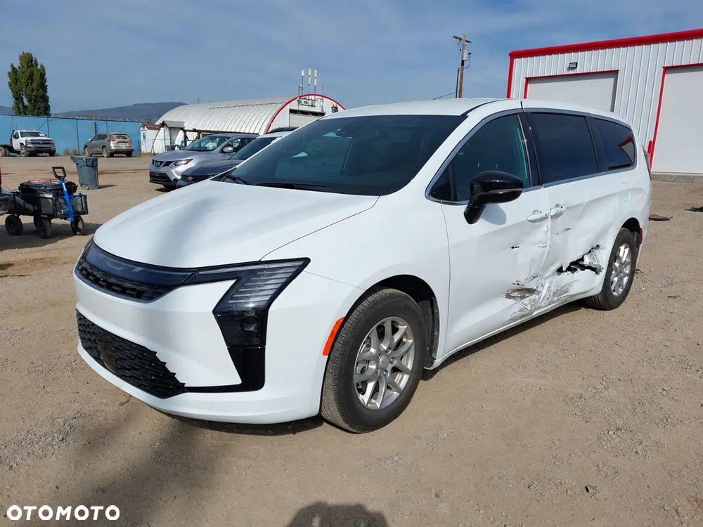 Chrysler Pacifica 2026 photo 2