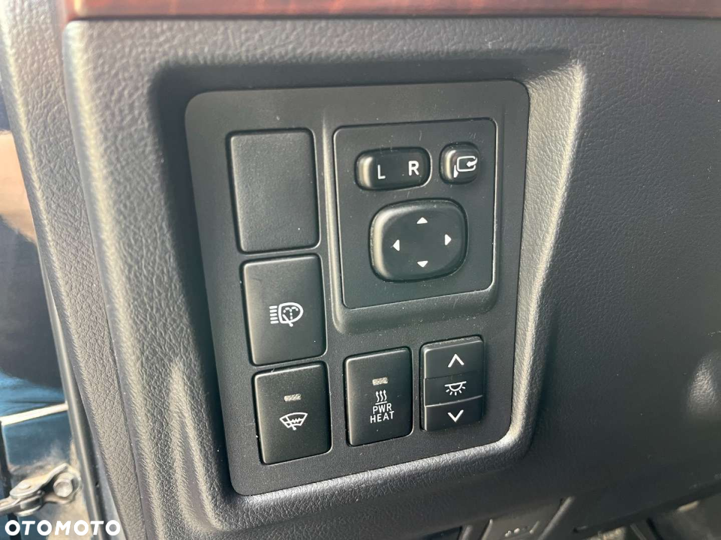 Toyota Land Cruiser - 18