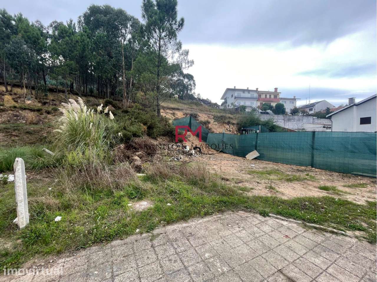 LOTE COM PROJETO APROVADO PARA CONSTRUÇÃO DE MORADIA DE 3 FRENTES |... - Grande imagem: 5/9