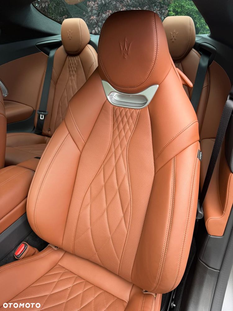 Maserati GranTurismo - 12