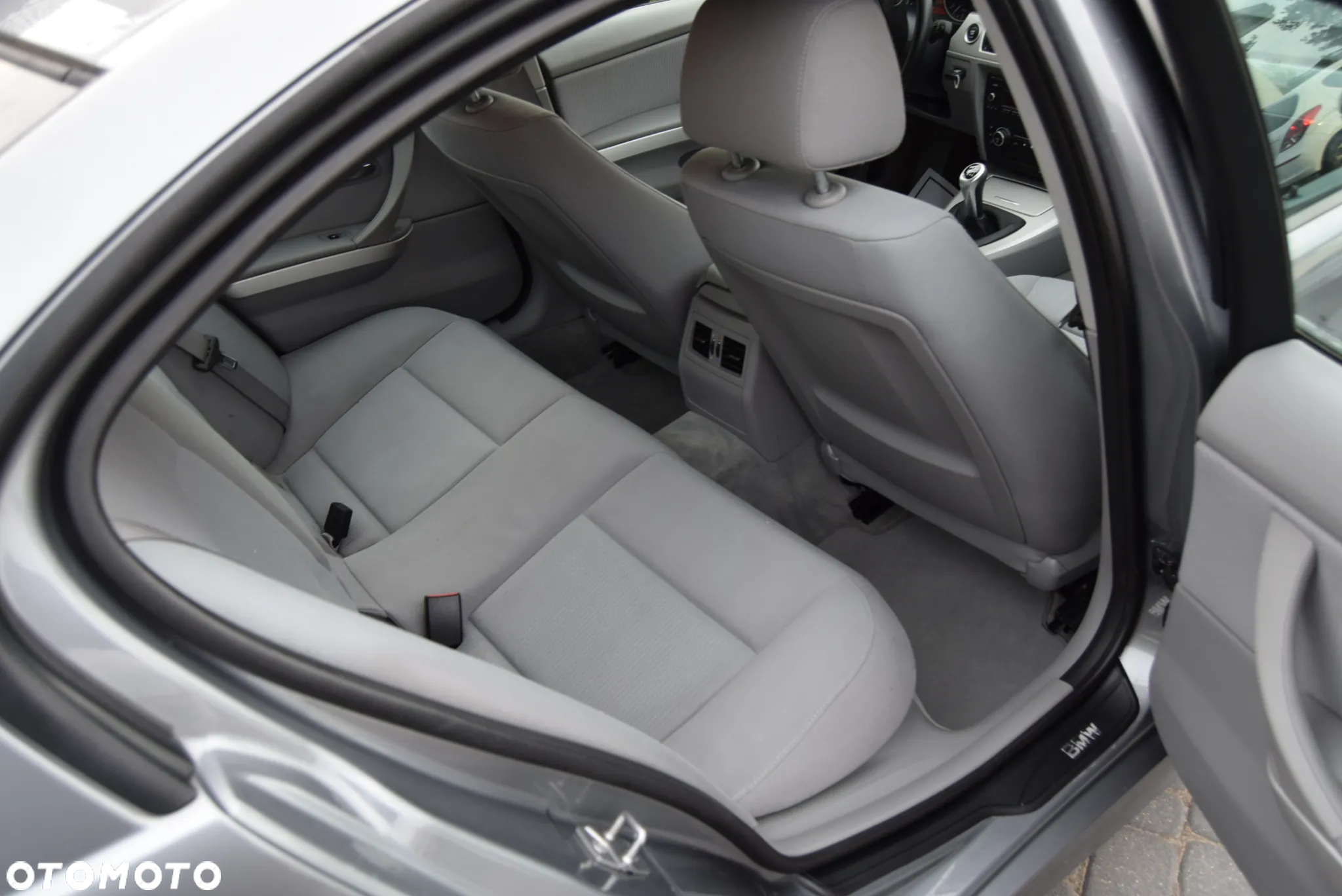 BMW Seria 3 320i - 9