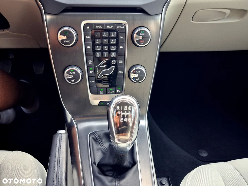Volvo V40 D2 Summum - 30