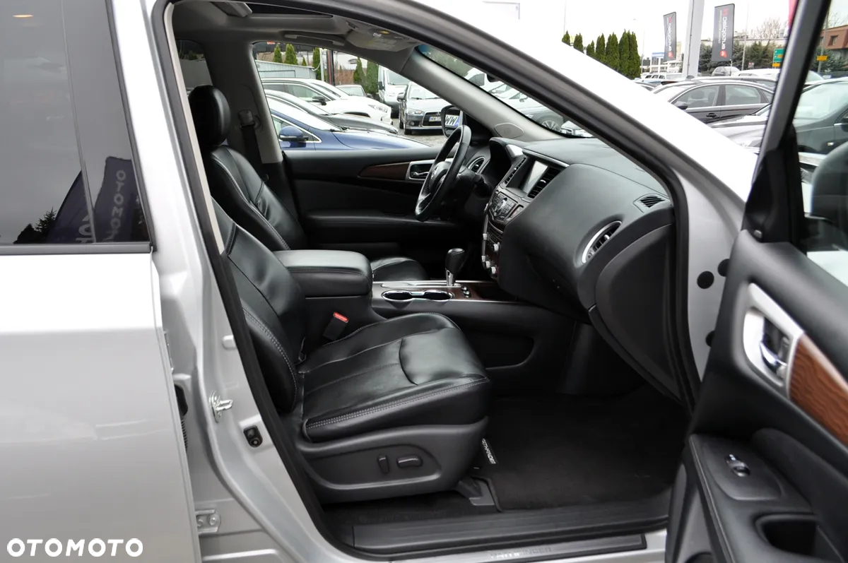 Nissan Pathfinder - 22