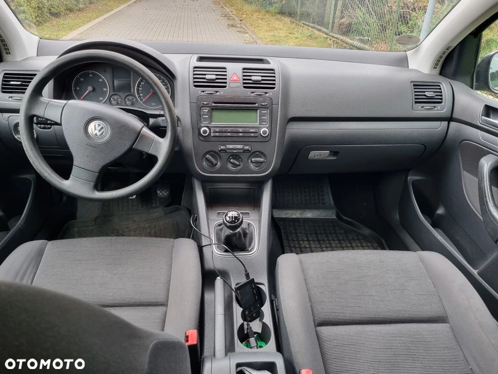 Volkswagen Golf - 6
