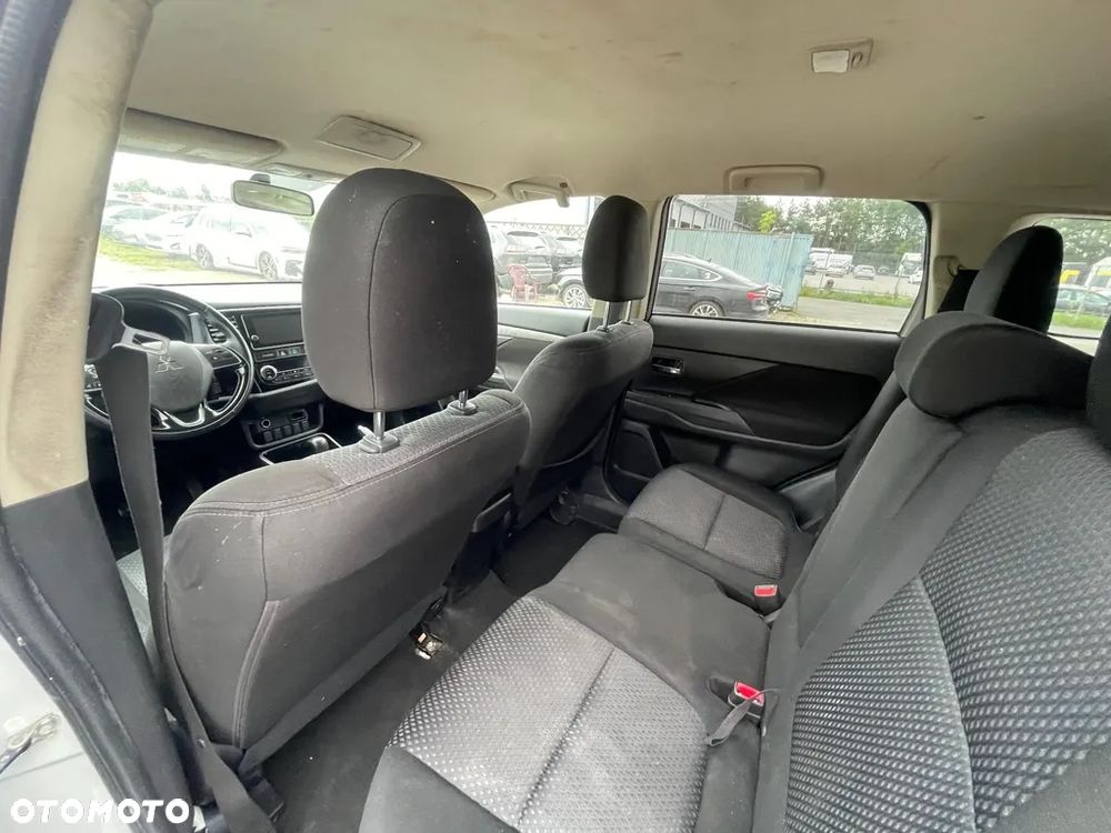 Mitsubishi Outlander 2.4 4WD CVT Instyle - 10