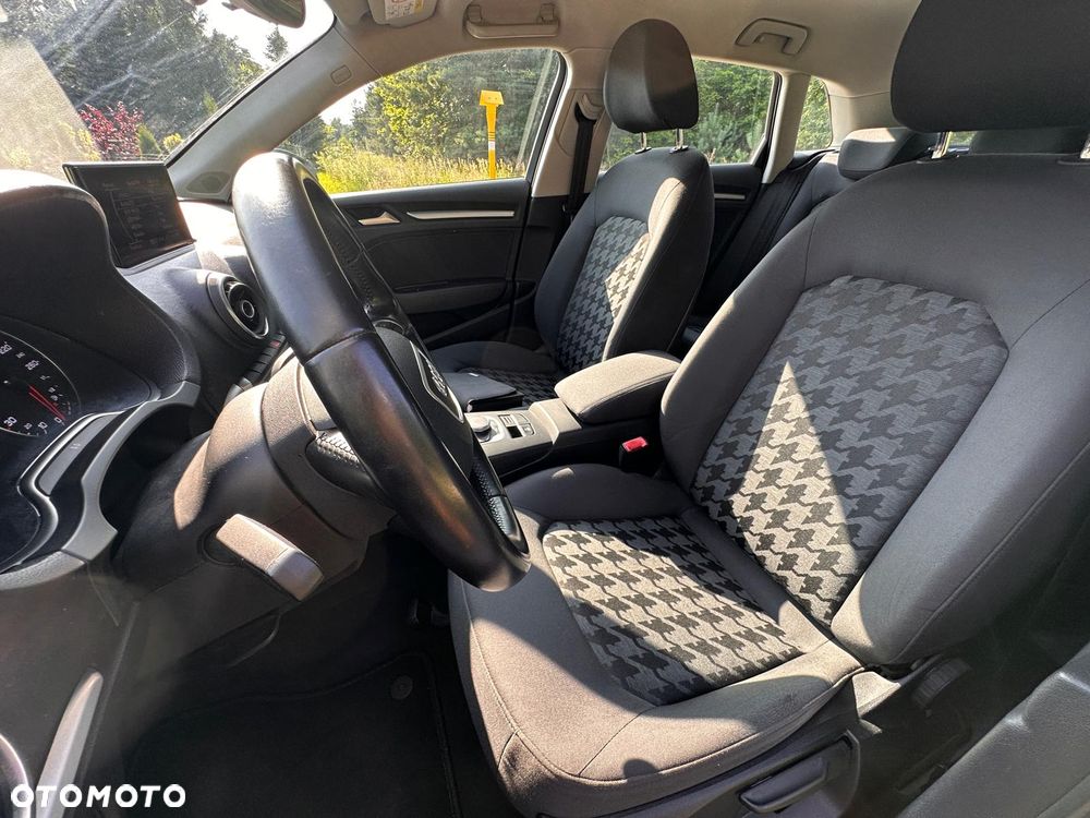 Audi A3 Sportback 1.6 TDI - 13