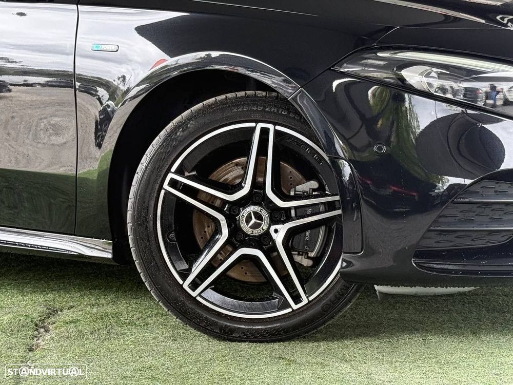 Mercedes-Benz A 250 e 8G-DCT AMG Line - 20
