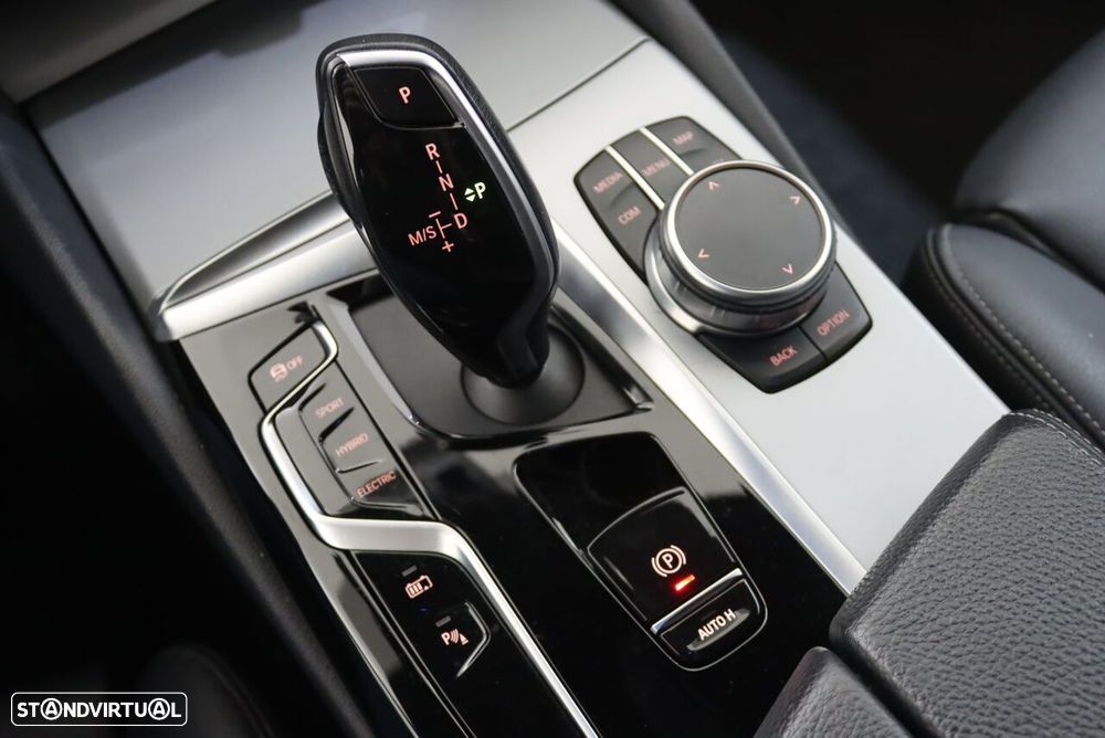 BMW 530 e Line Luxury - 37