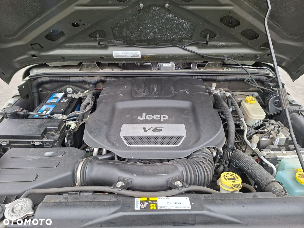 Jeep Wrangler - 12