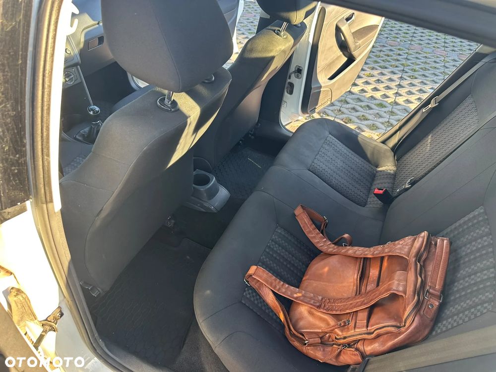 Volkswagen Polo - 17