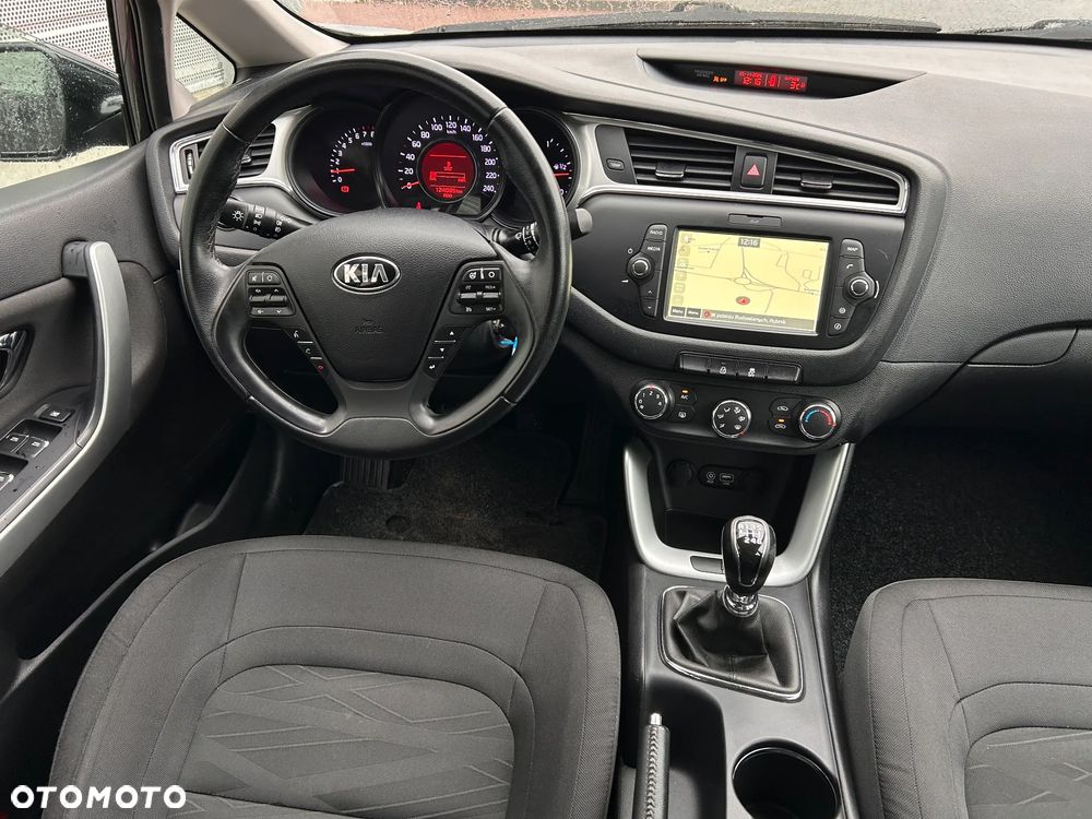 Kia Ceed 1.6 GDI Dream-Team Edition - 19