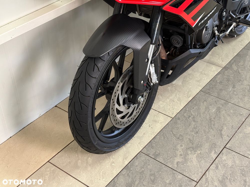 Aprilia Tuono - 10