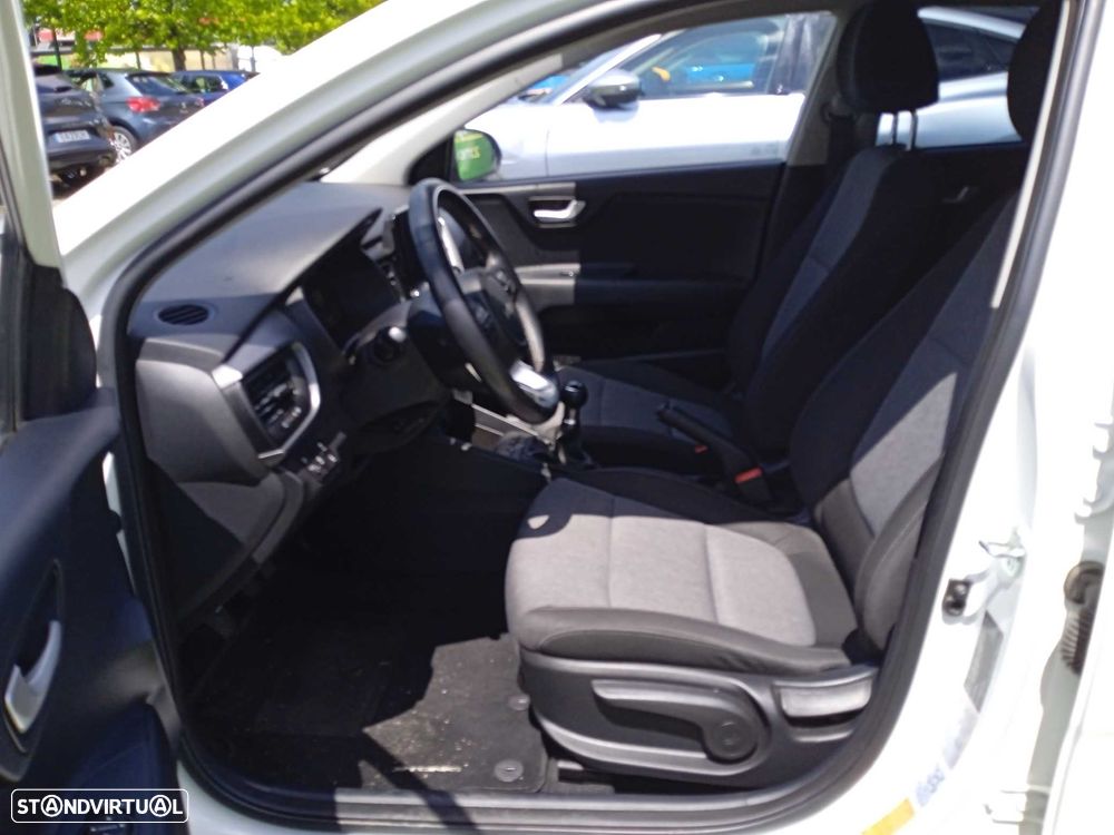 Kia Stonic 1.2 MPi Dynamic - 10